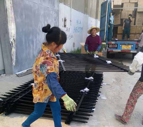 ��ɫ�\��o��